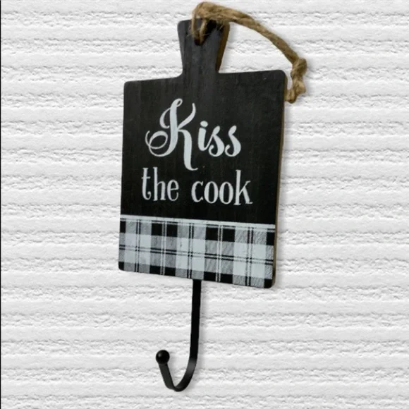 Wall Hook Kiss the Cook Phrase Decorative Wall Sign Hanging NEW - Picture 6 of 9